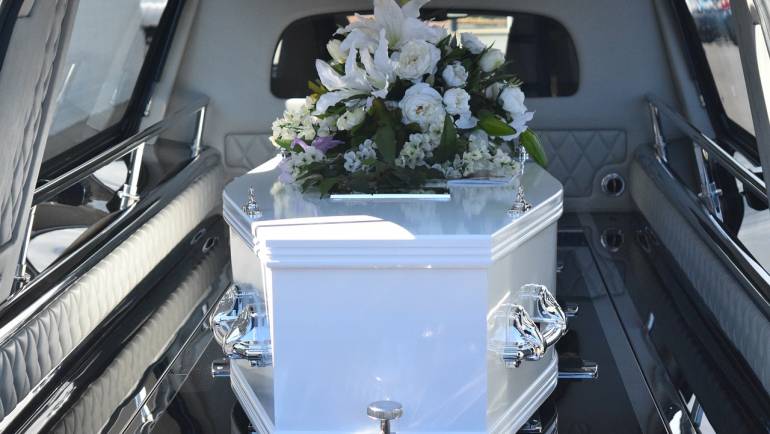 How To Choose An Affordable, Economical & Respectable Casket In Singapore