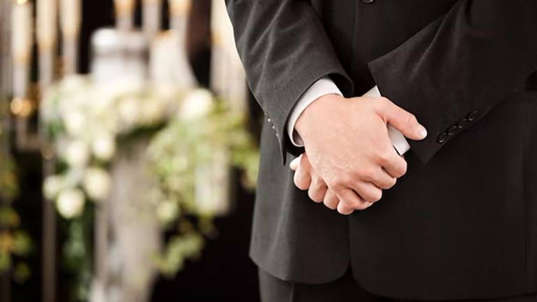 How To Plan A Respectable Farewell With A Funeral Director That’s On Budget