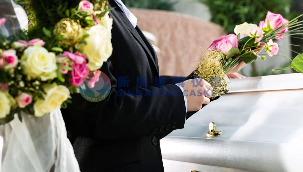 5 Reasons Why To Hold A Funeral At A Parlour – Simplicity Casket